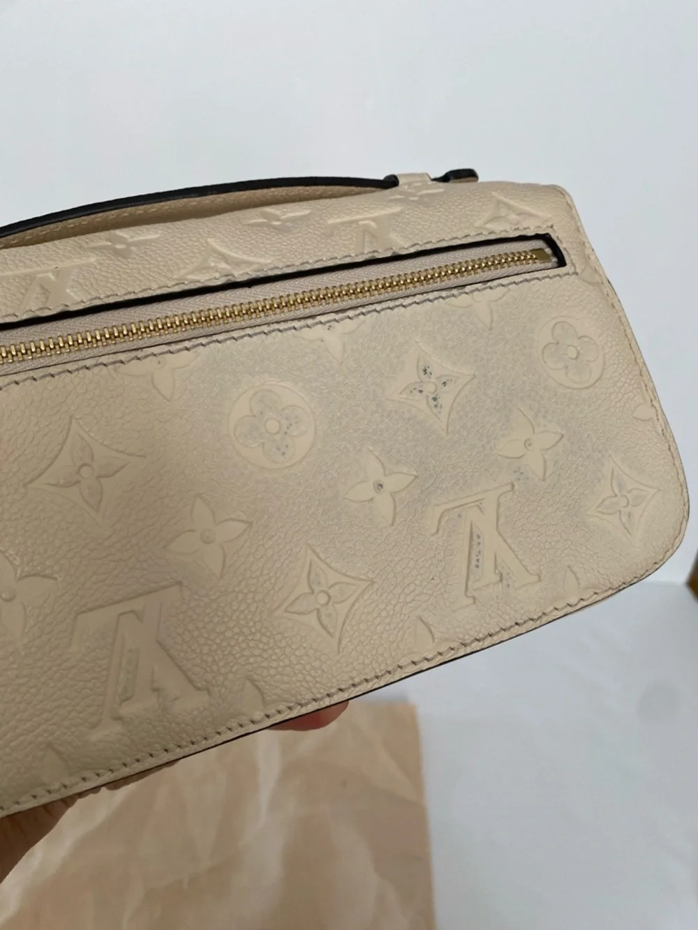 Louis Vuitton east west Metis - Picture 7 of 17